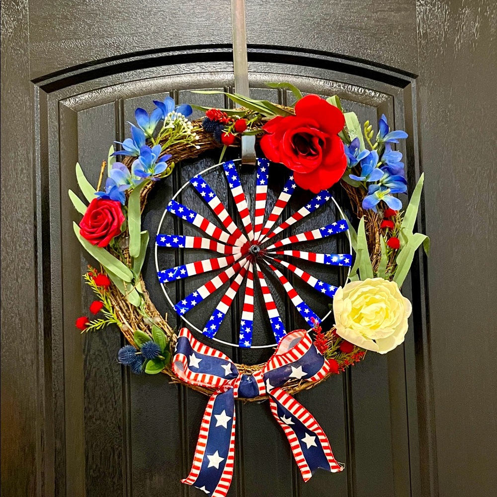 NEW!! MEMORIAL DAY OR 4TH OF JULY WREATH